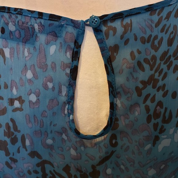 Miley Cyrus & Max Azria Leopard design - Picture 5 of 7